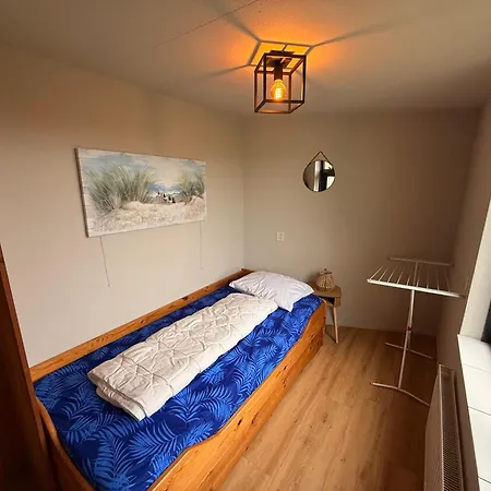 Semesterbostad Zeester 227 De Zandloper