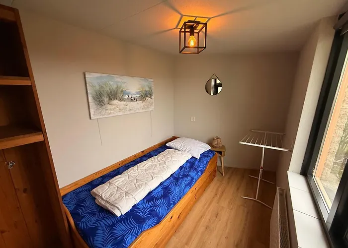 Semesterbostad Zeester 227 De Zandloper